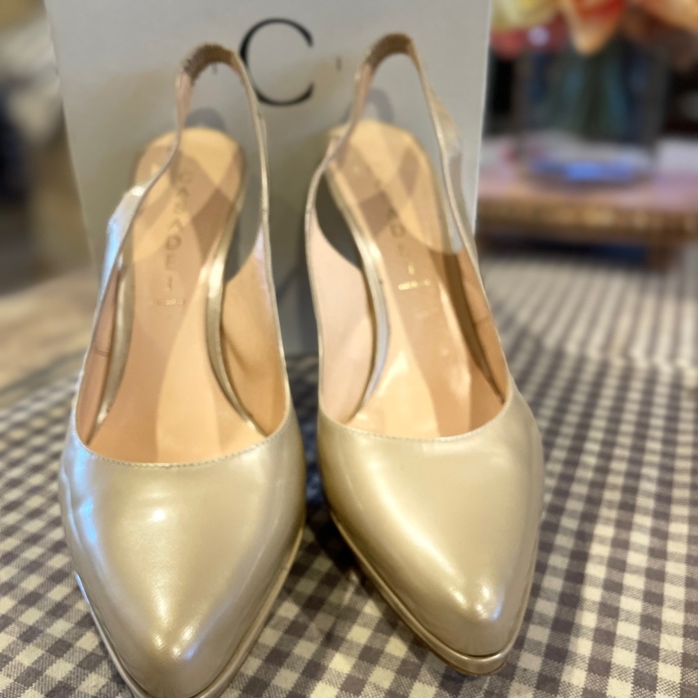 Casadei cream color heels